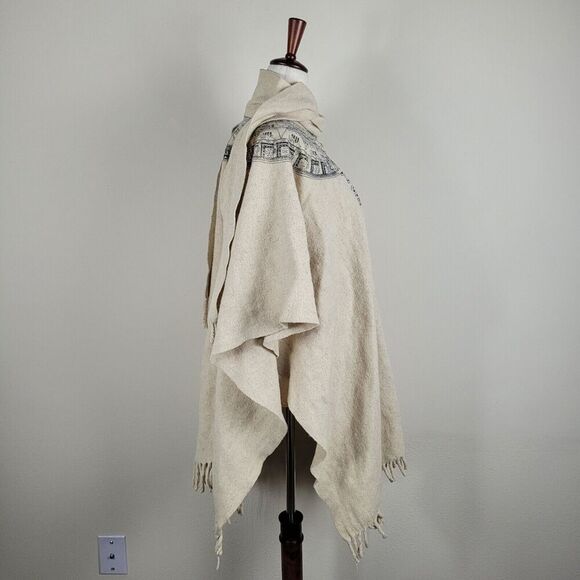 Vintage Mayan Calendar Poncho Cape Cream Wool Shawl Fringe Rustic Ethnic 70s - Picture 2 of 9